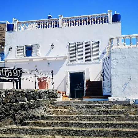 Puerto Del Carmen Sleeps 4 With Air Con * Puerto del Carmen (Lanzarote)