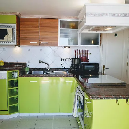 Apartament Puerto Del Carmen Sleeps 4 With Air Con Puerto del Carmen (Lanzarote)