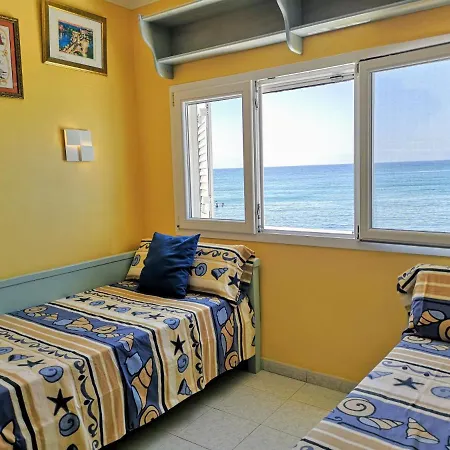Apartament Puerto Del Carmen Sleeps 4 With Air Con Puerto del Carmen (Lanzarote)