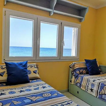 Puerto Del Carmen Sleeps 4 With Air Con Apartament